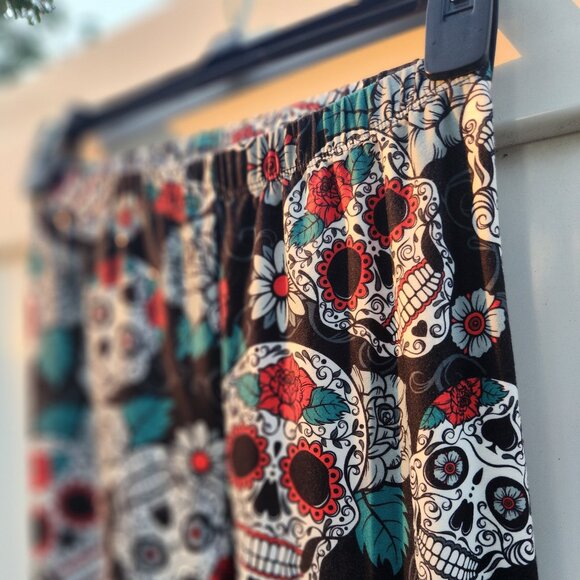 Day of the Dead Sugar Skull and Red Rose Print Leggings-S - Picture 1 of 4